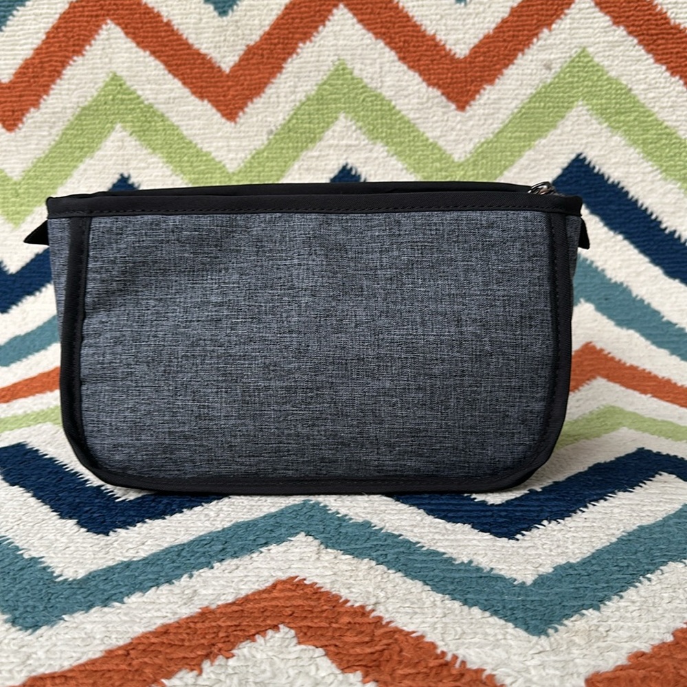 NWOT Lug Parasail Cosmetic Pouch - Picture 2 of 10